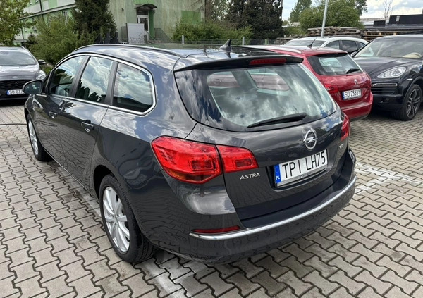 Opel Astra cena 28900 przebieg: 200000, rok produkcji 2014 z Sosnowiec małe 407